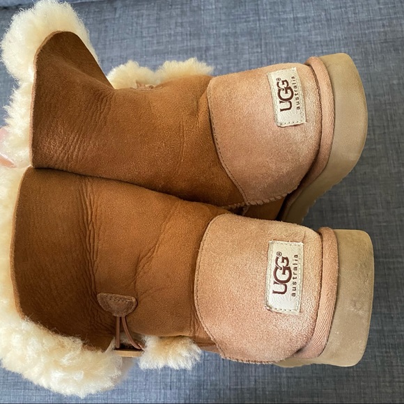 UGG BAILEY BUTTON BOOTS - Picture 7 of 10
